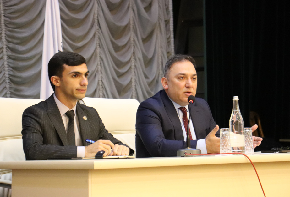 MDU-nun rektoru Anar Eminov tələbələrlə görüşüb