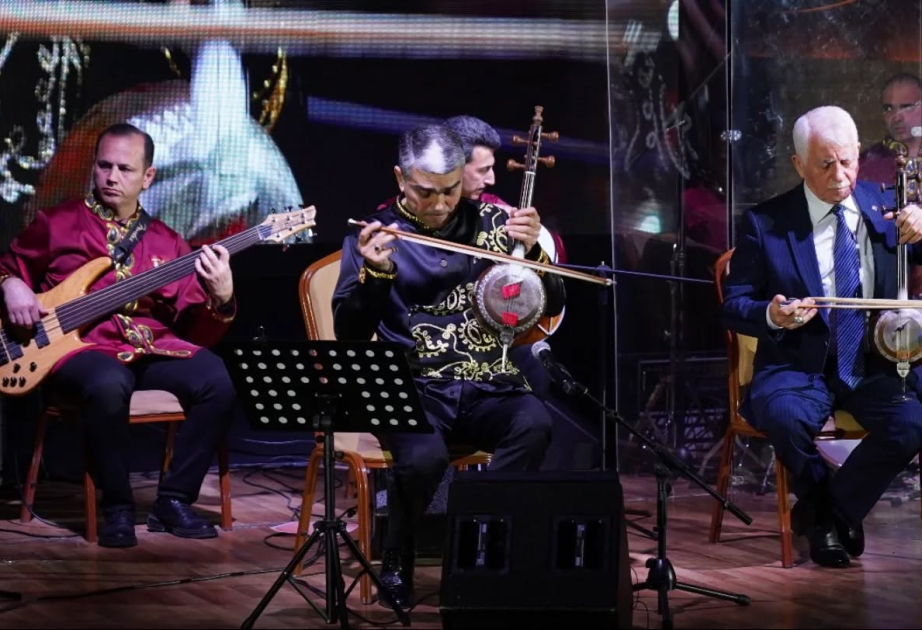 Beynəlxalq Muğam Mərkəzində "Kamançanın sehri" adlı solo konsert keçirilib