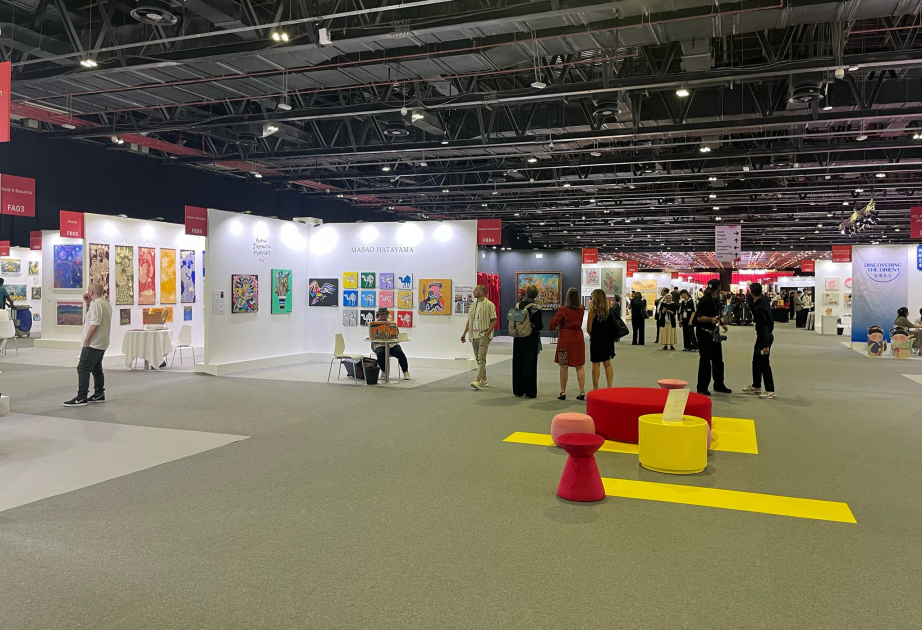 Azərbaycan incəsənəti “World Art Dubai 2025” sərgisində nümayiş etdirilib