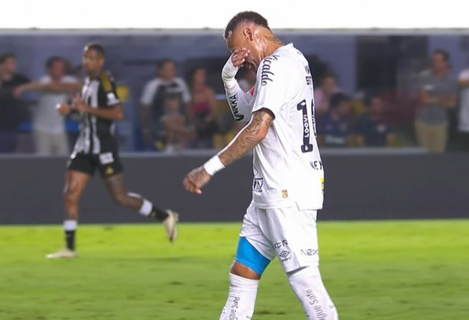 Yenidən zədələnən Neymar meydanı göz yaşları ilə tərk edib