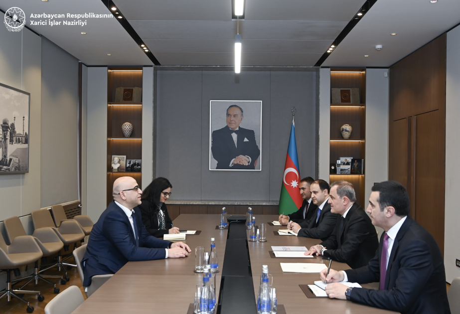Azerbaijani FM meets with incoming Palestinian ambassador