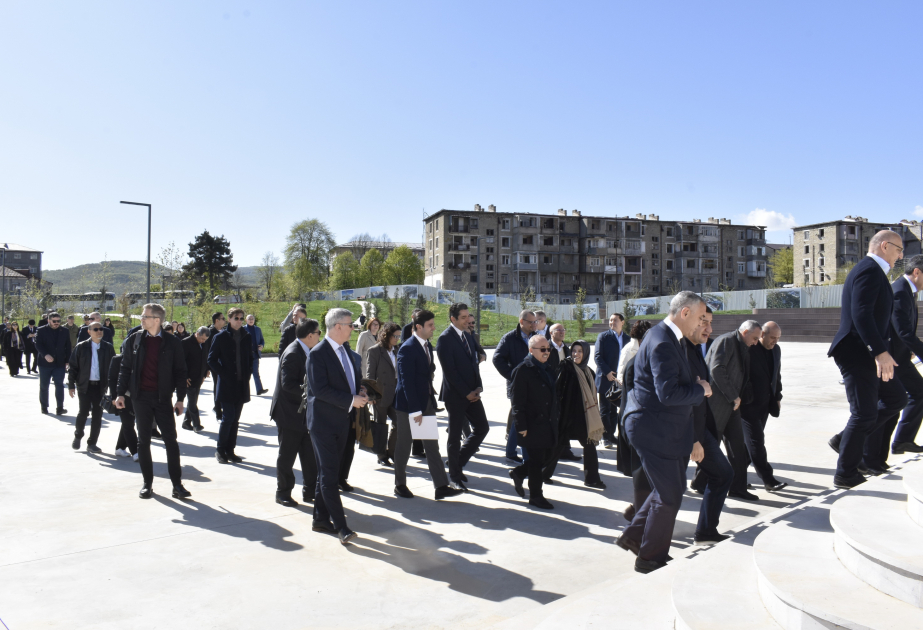 Les représentants du corps diplomatique accrédité en Azerbaïdjan effectuent une visite à Khankendi et Choucha