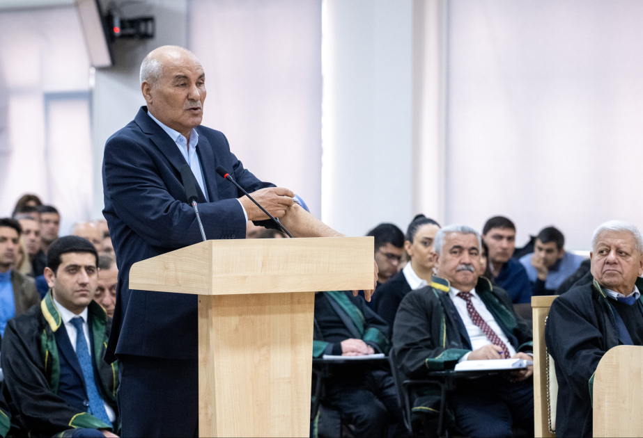 Məhkəmədə zərərçəkmiş şəxs Madat Babayanı tanıdı: O, “sən türksən” deyib məni təpiklədi