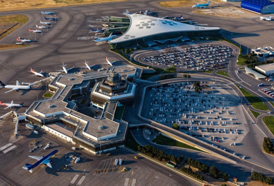 Самолет авиакомпании Finnair совершил вынужденную посадку в Международном аэропорту Гейдар Алиев
