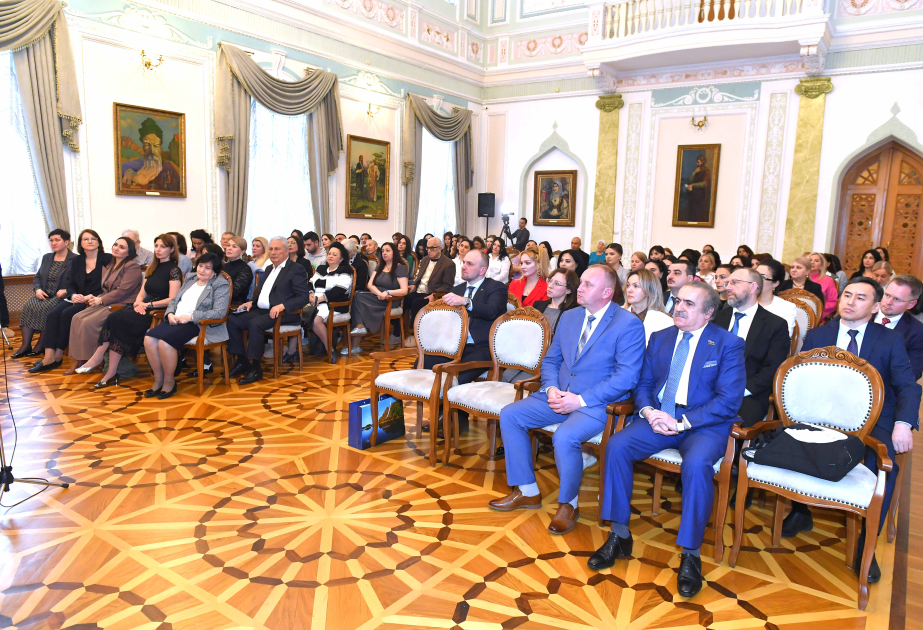 Milli Azərbaycan Ədəbiyyatı Muzeyində “Ürəyin qanı ilə” adlı sərgi açılıb