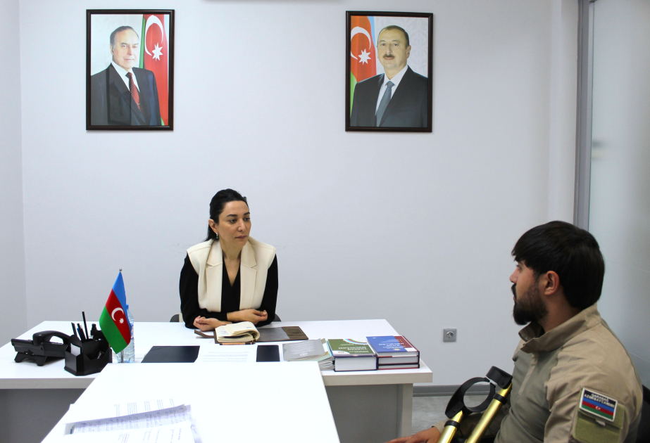 Ombudsman Səbinə Əliyeva vətəndaşların müraciətlərini dinləyib