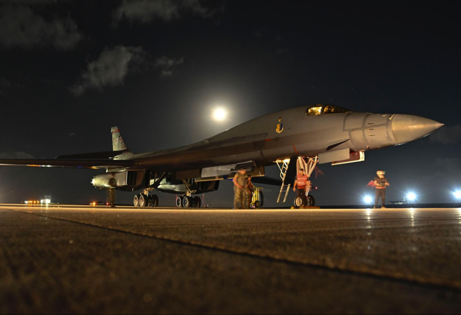 ABŞ Yaponiyaya daha iki strateji bombardmançı təyyarə göndərib