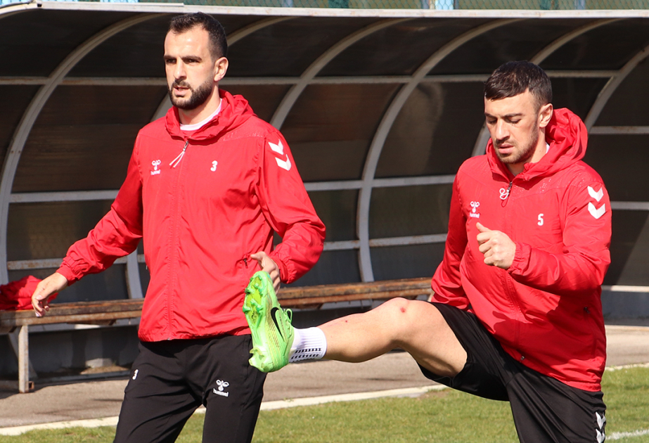 “Araz-Naxçıvan”ın iki futbolçusu “Qarabağ”la oyundan öncə zədəsini sağaldıb