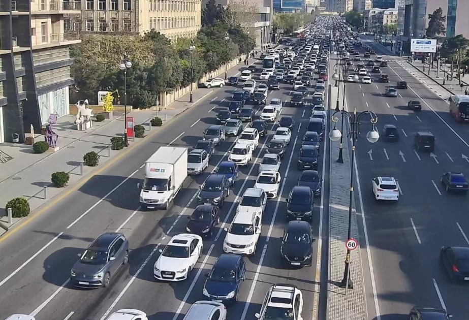 Bakıda bir sıra yollarda sıxlıq müşahidə olunur -  SİYAHI