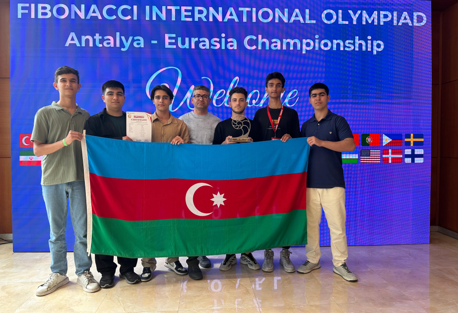 UNEC tələbəsinin komandası Beynəlxalq Robot Olimpiadasında birinci yerə layiq görülüb
