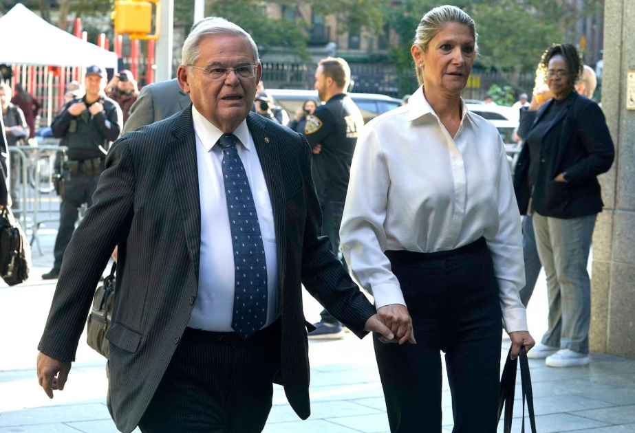 Ex-US senator's wife convicted in gold bars bribery scheme