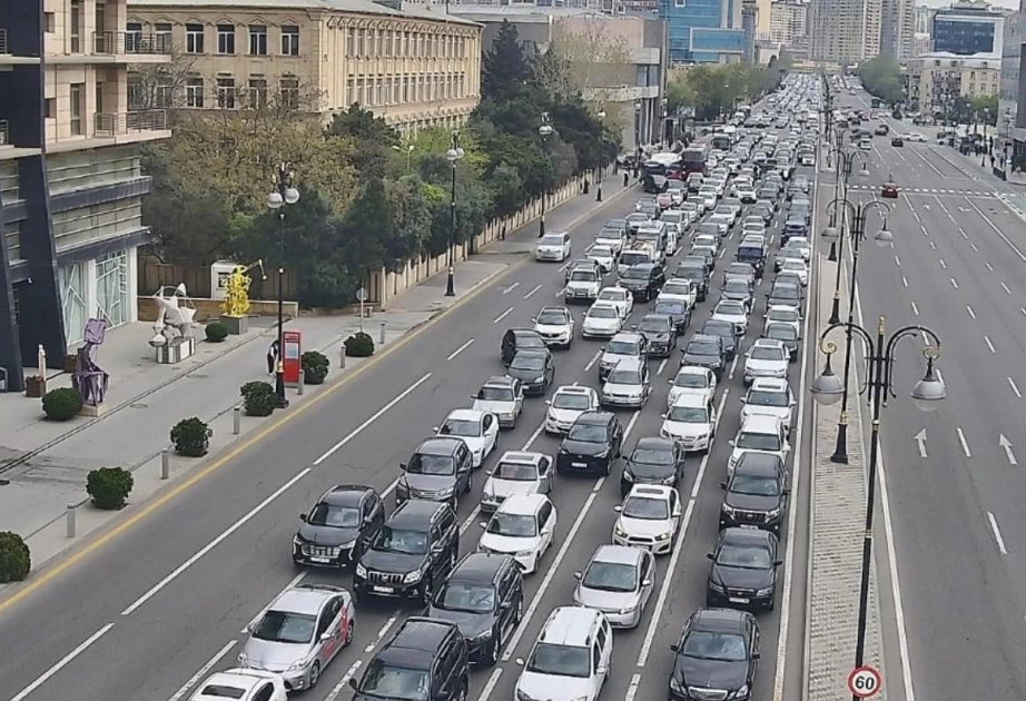 Bakıda bir sıra yollarda sıxlıq müşahidə olunur - SİYAHI
