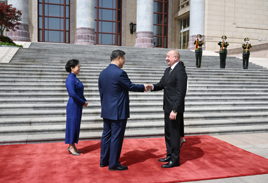 Offizieller Empfang von Präsident Ilham Aliyev in China