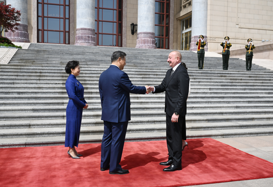 Cérémonie d’accueil officiel du président azerbaïdjanais à Pékin
