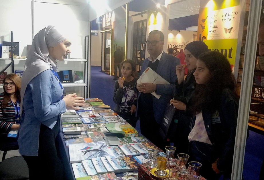 رواق أذربيجان بالمعرض الدولي للكتاب بالرباط يحظى بإعجاب وتقدير زواره – صور