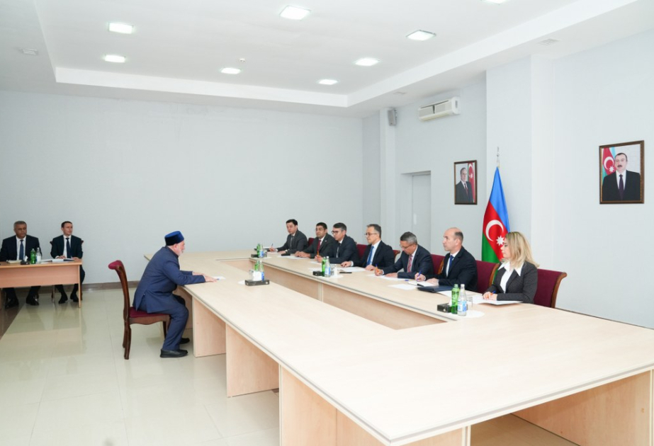 Dövlət Komitəsinin sədri Oğuz rayonunda vətəndaşların müraciətlərini dinləyib