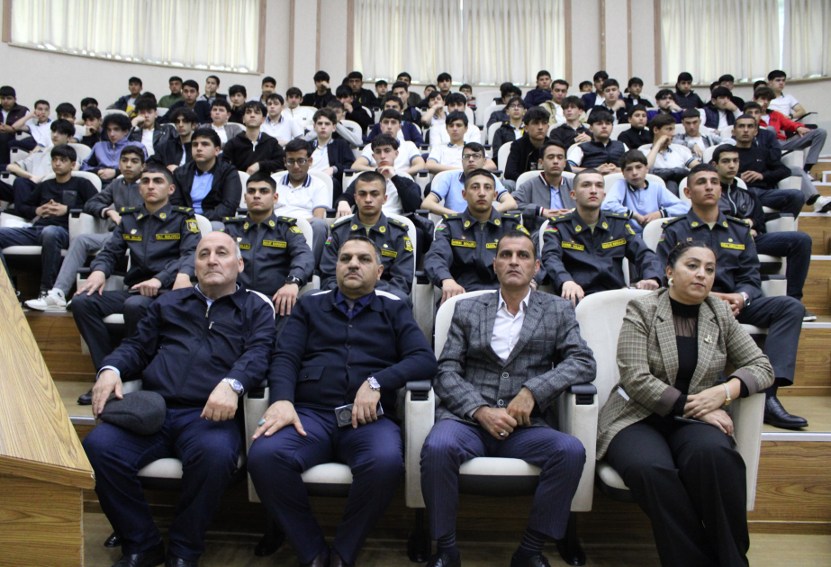 Naxçıvan şəhərində Milli Müdafiə Universitetinin xüsusi təyinatlı təhsil müəssisələrinə qəbulun təşviqi aparılıb