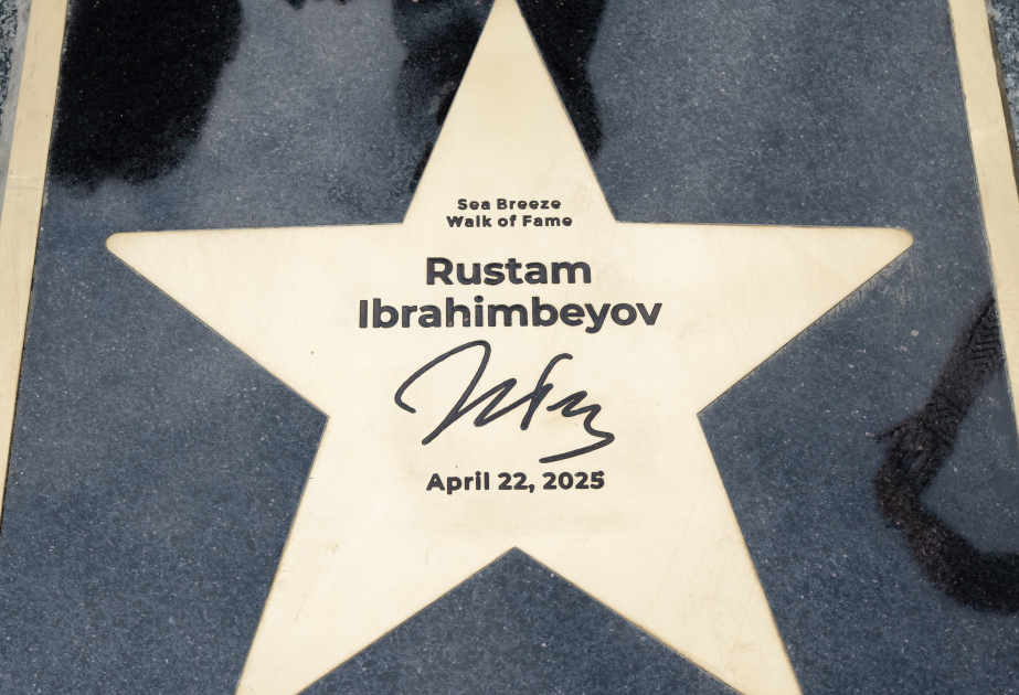 “Sea Breeze Walk of Fame” xiyabanında Rüstəm İbrahimbəyovun ulduzunun açılışı baş tutub