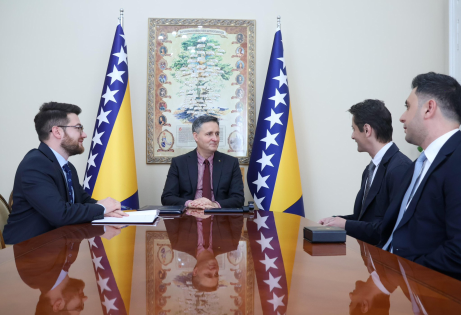 Mitglied der Präsidentschaft von Bosnien und Herzegowina Denis Bećirović zum 13. Globalen Baku-Forum eingeladen