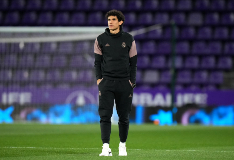 “Real Madrid” müdafiəçisi ilə mövsümün sonunda vidalaşacaq