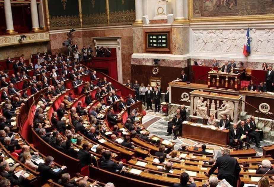 Dissolution de l’Assemblée : l’Élysée coupe court aux rumeurs