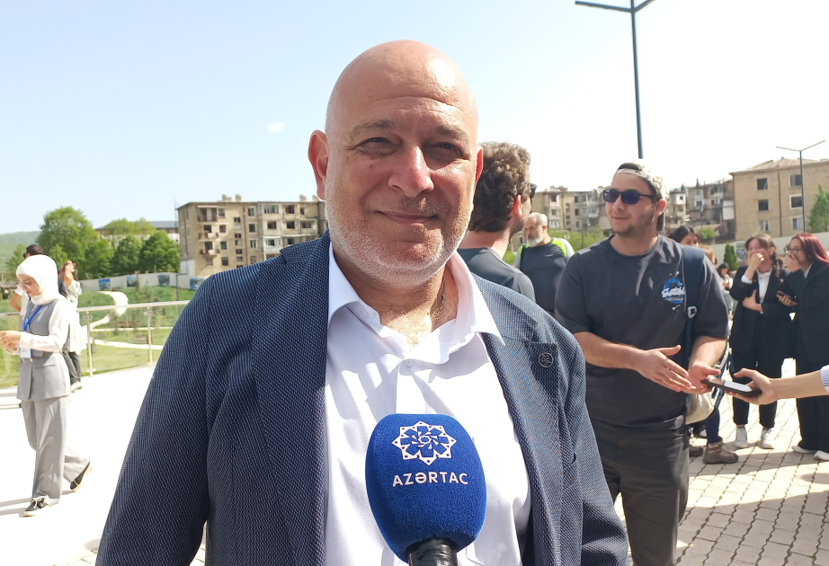 Le voyageur Harry Mitsidis : C’est formidable que l’Azerbaïdjan accorde une grande importance à l’éducation et y investisse