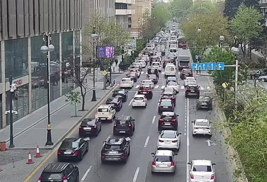 Bakıda bir sıra yollarda sıxlıq müşahidə olunur - SİYAHI