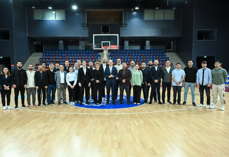 FIBA-nın baş katibi Azərbaycanda basketbolun inkişafını yüksək qiymətləndirib