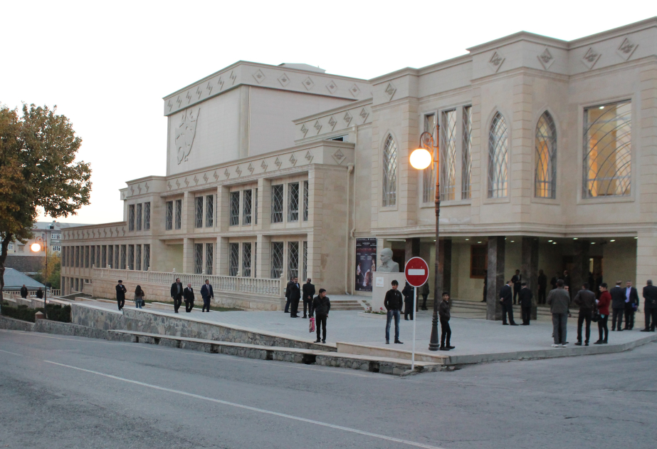 Şəki teatrında Bəxtiyar Vahabzadənin əsəri səhnələşdirilir