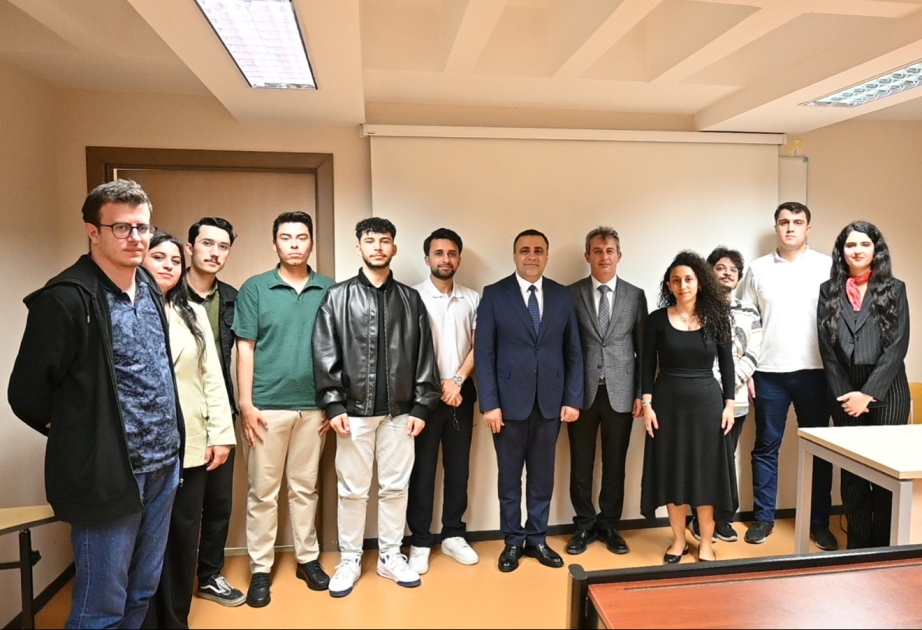 Ankara Universitetinə Azərbaycanla bağlı nəşrlər hədiyyə edilib