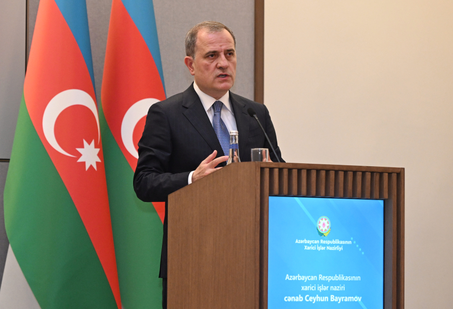 Außenminister Bayramov: Wir sind an möglicher Zusammenarbeit mit OSZE bei Minenräumung interessiert