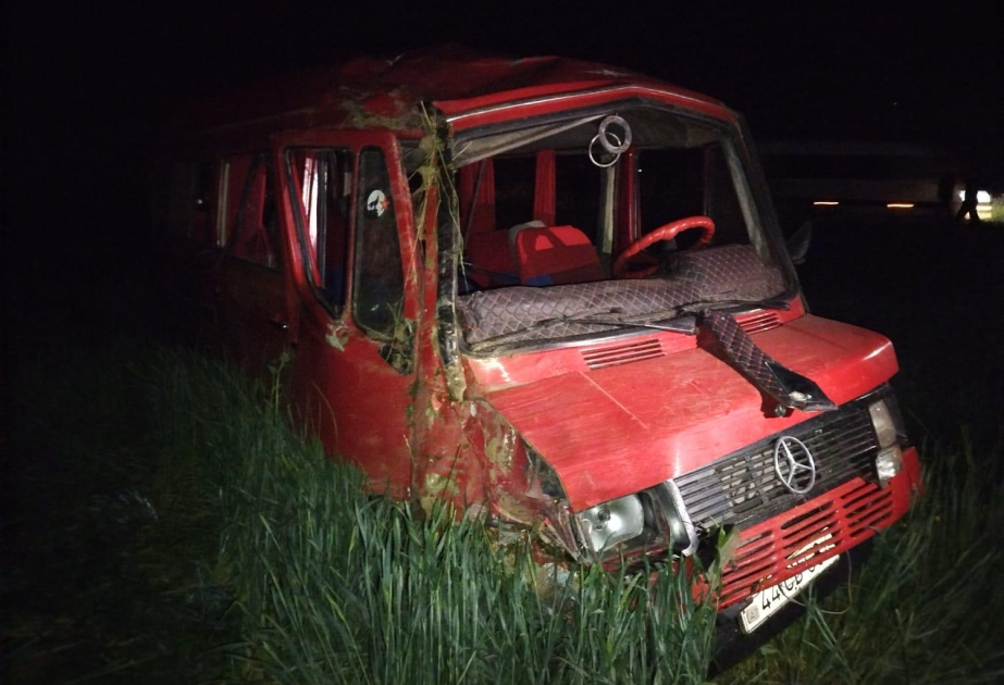 Şamaxıda mikroavtobus qəzaya uğrayıb, 7 nəfər xəsarət alıb - YENİLƏNİB