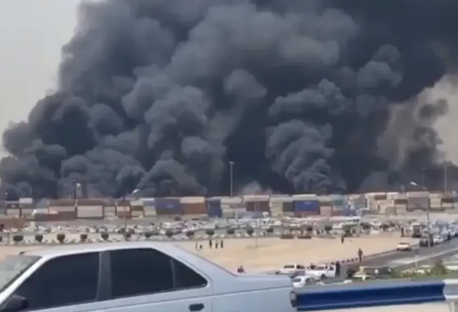 Сильный взрыв произошел в морском порту на юге Ирана, погибло по меньшей мере 4 человека ОБНОВЛЕНО-2