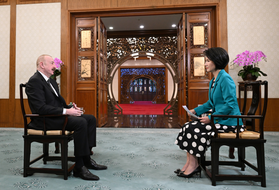 El Presidente de Azerbaiyán fue entrevistado por el canal de televisión CGTN de China en Beijing