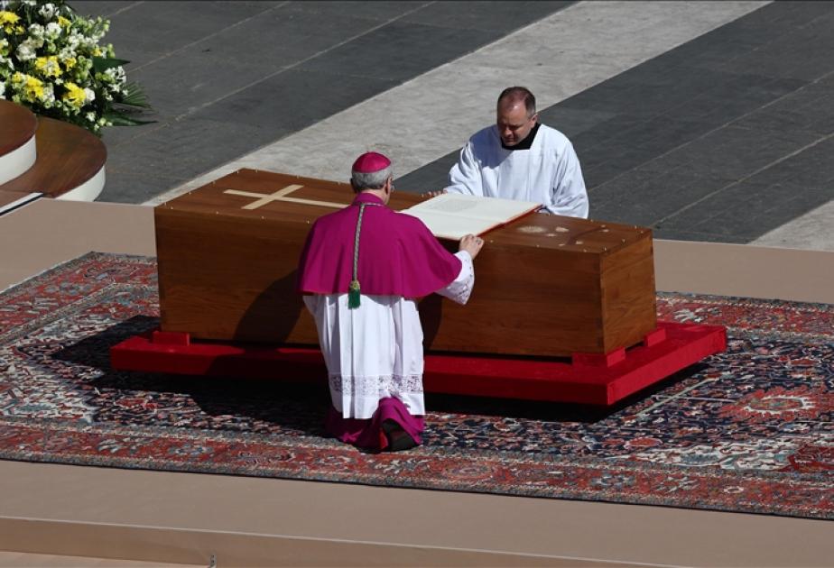 Un dernier hommage au pape François à la Place Saint-Pierre à Rome