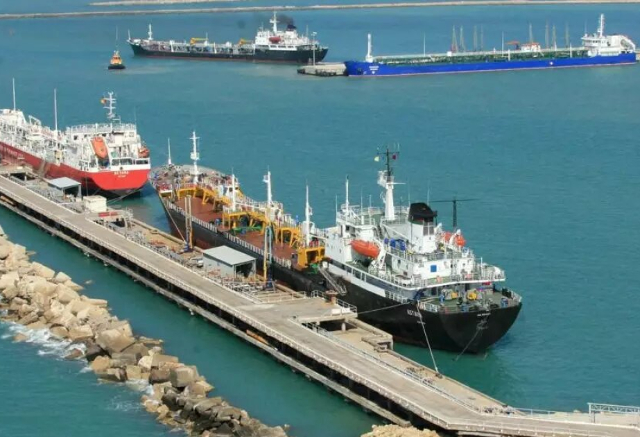 Морской торговый порт Актау демонстрирует рост контейнерных операций