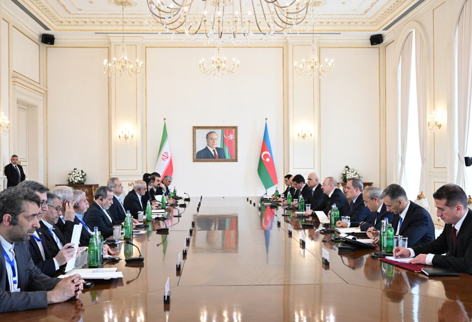 Presidente de Azerbaiyán sostuvo una reunión en formato ampliado con el Presidente de Irán