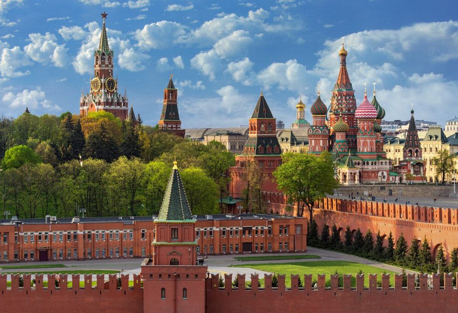 Putin announces truce on eve of Victory Day