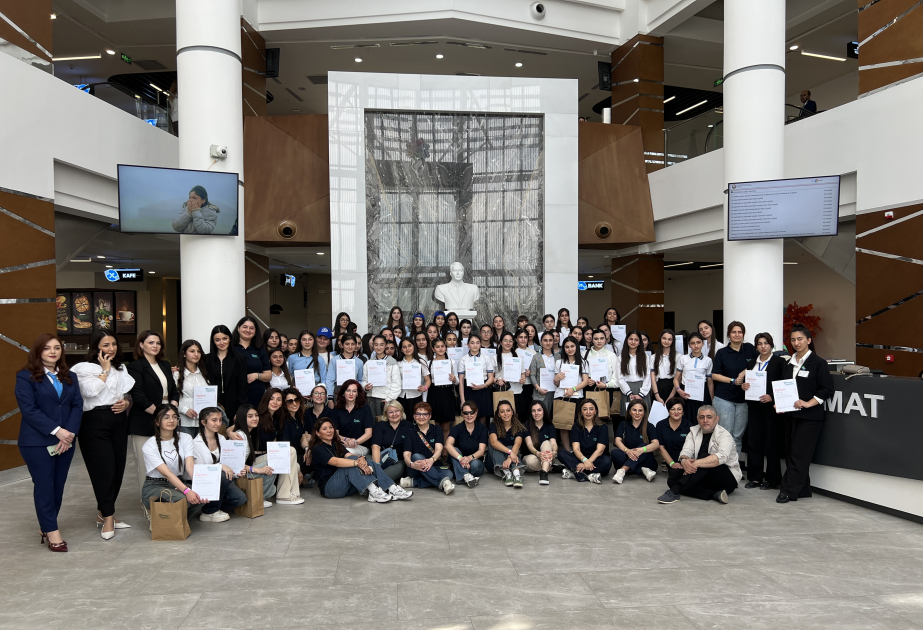 ®  “Femmes Digitales” Gəncədə 10-cu Regional Mentorluq Proqramı ilə qızları həvəsləndirib