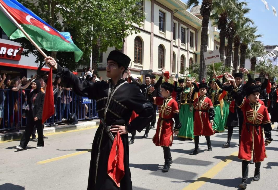 Şirvan şəhərinin nümayəndə heyəti Türkiyədə beynəlxalq festivalda