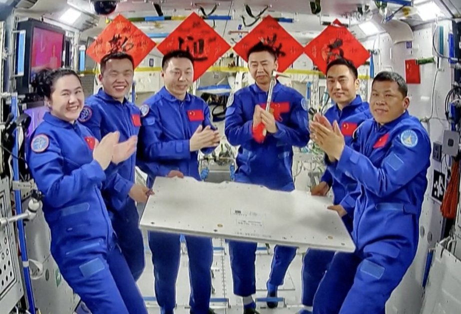 Bad weather postpones return of Chinese astronauts to Earth