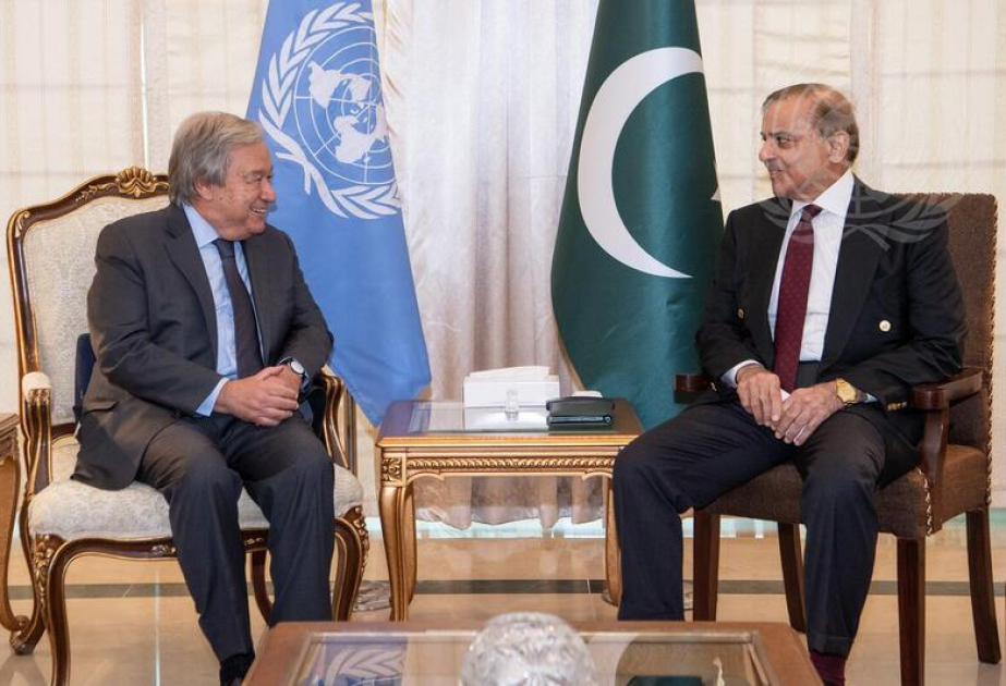 UN Secretary-General Antonio Guterres speaks with Pakistan’s Prime Minister Muhammad Shehbaz Sharif