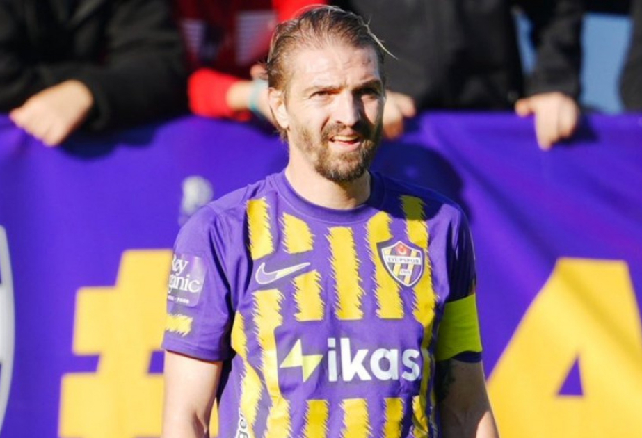 “Qalatasaray” və “Fənərbağça”nın sabiq futbolçusu karyerasını bitirir