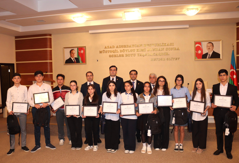 “Konstitusiya və Suverenlik İli”nə həsr olunmuş hüquq olimpiadasının qalibləri mükafatlandırılıb