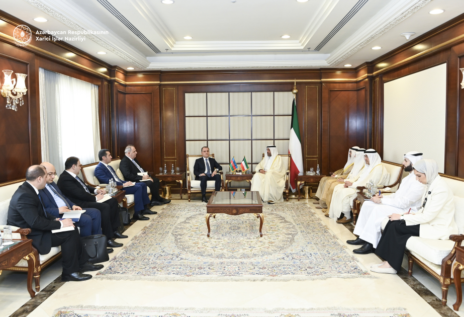Aserbaidschans Außenminister trifft Kronprinzen von Kuwait
