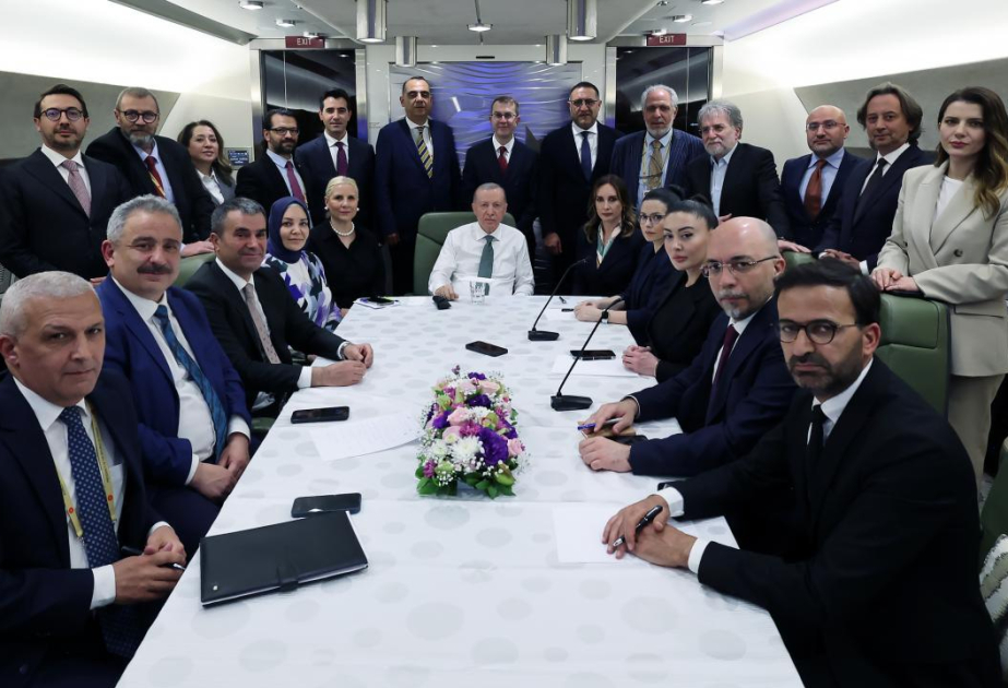 Recep Tayyip Erdogan répond aux questions des journalistes à bord de l’avion présidentiel