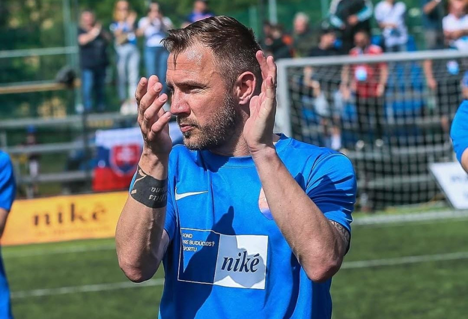 Bundesliqa klublarında oynamış futbolçu Bakıya gələcək