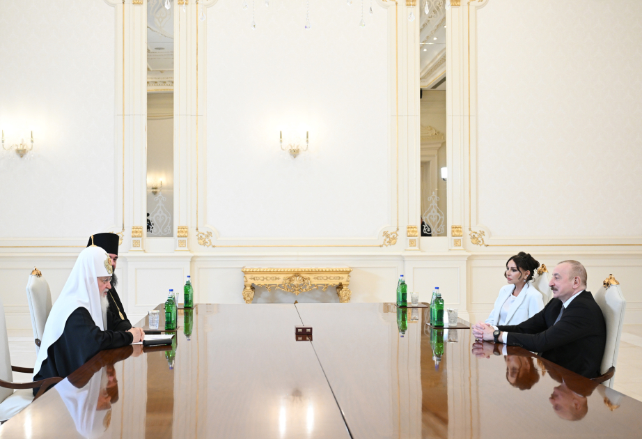 Aserbaidschans Präsident Ilham Aliyev trifft Patriarch Kirill von Moskau und ganz Russland AKTUALISIERT VIDEO