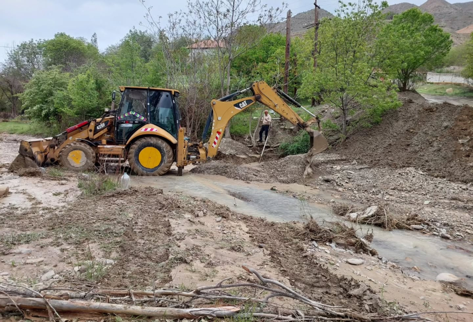 Şahbuz rayonuna yağan yağış yol infrastrukturuna ciddi ziyan vurub