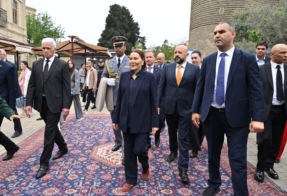 La Princesa de Marruecos asistió al Festival Internacional de Alfombras como invitada de honor